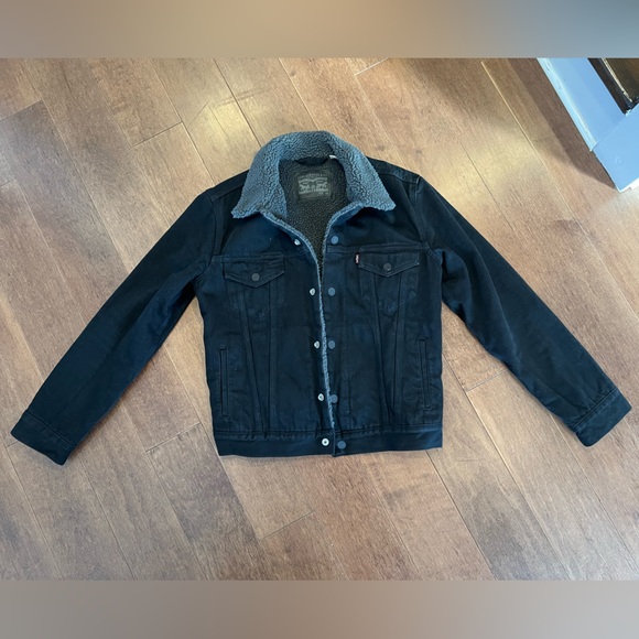 Levi’s Men’s Black Sherpa Lined Denim Jacket - Picture 1 of 5